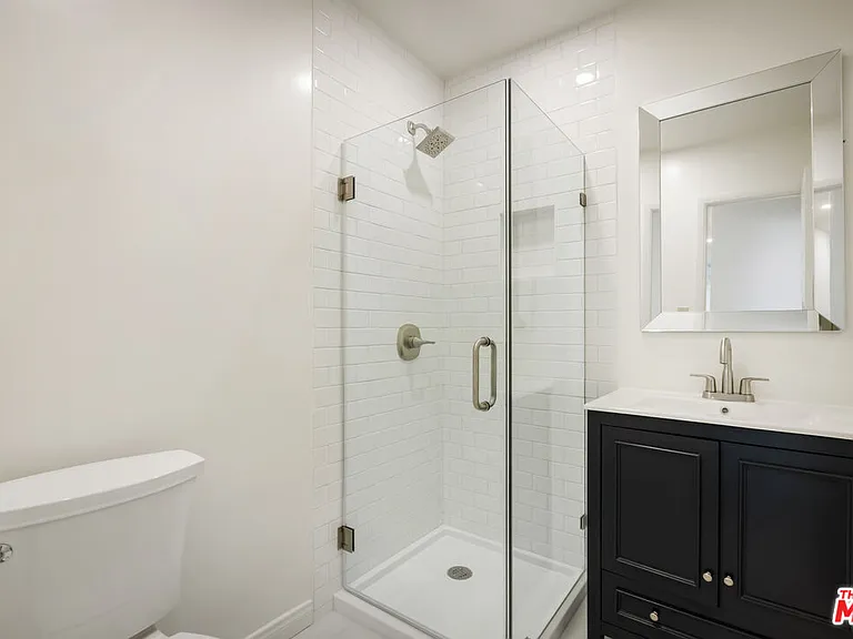 1720 N Avenue 45 — Photo 27