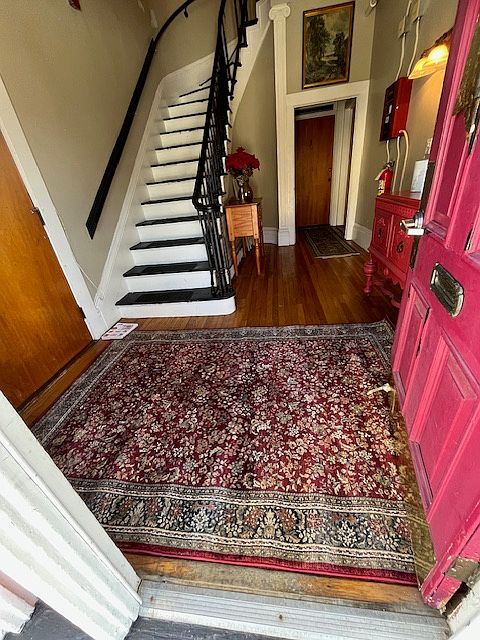 Entryway and inside mail boxes