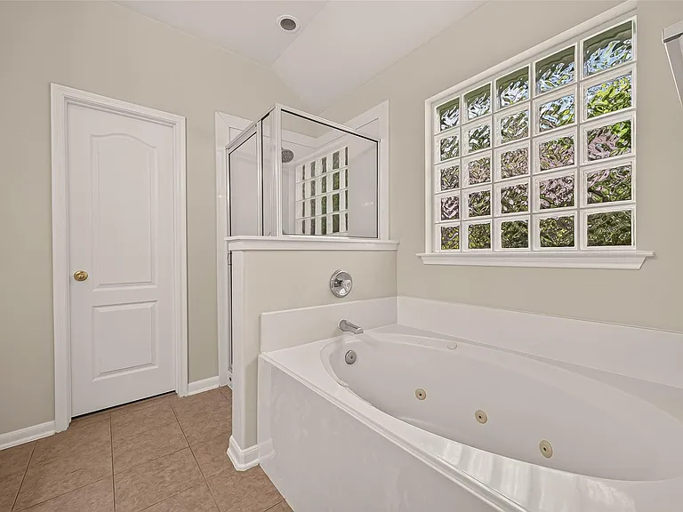 4823 Grand Chateau Ln — Photo 29