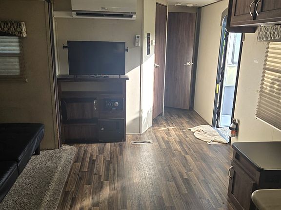 5th image of 1101 Atkinson Ave #2