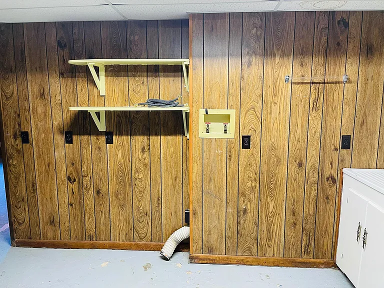 Basement / Laundry Hook Up