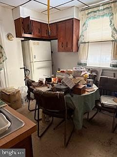 5th image of 617 E Stafford St