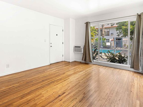 5th image of 1737 N Orange Dr APT 4