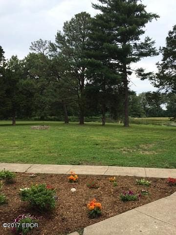 2nd image of 635 Freeman Spur Rd