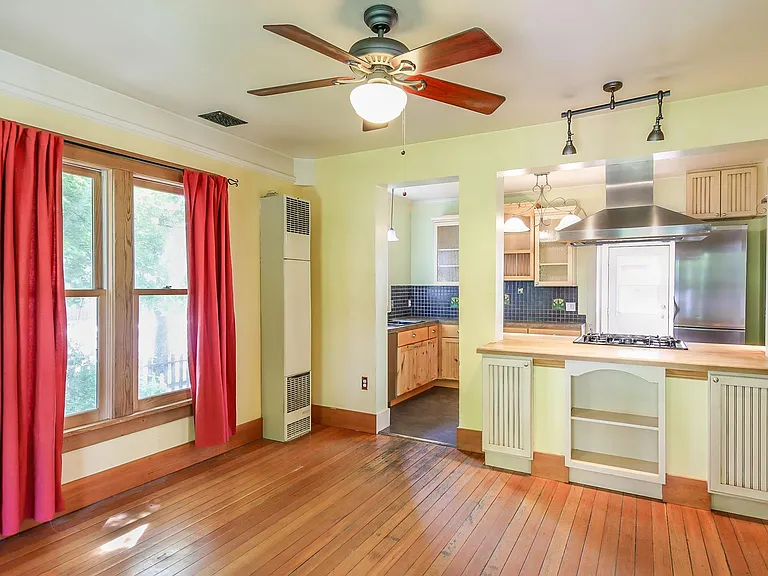 923 S Jefferson St — Photo 6