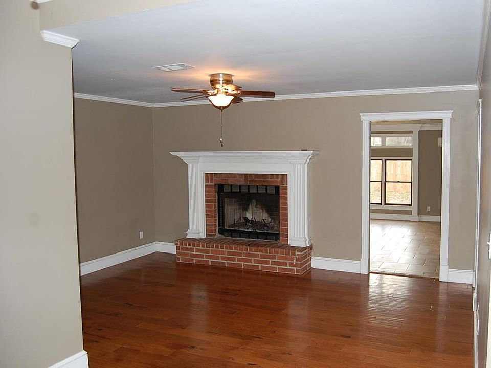 1st image of 1404 S El Paso Ave