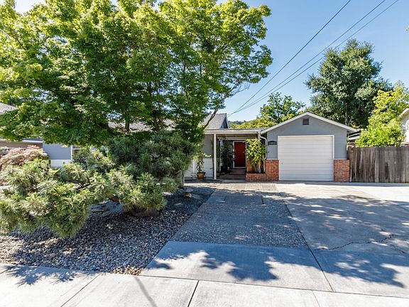 2nd image of 15822 Edmund Dr