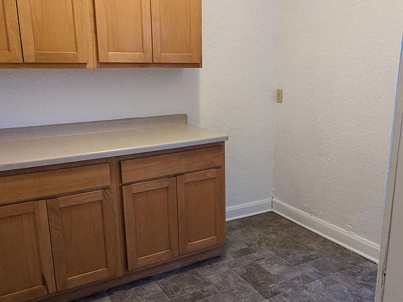 5th image of 2431 W Capitol Dr #304