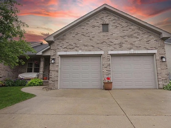 6753 White Oak Dr, South Beloit, IL 61080