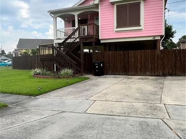2709 Ivy Pl, Chalmette, LA 70043
