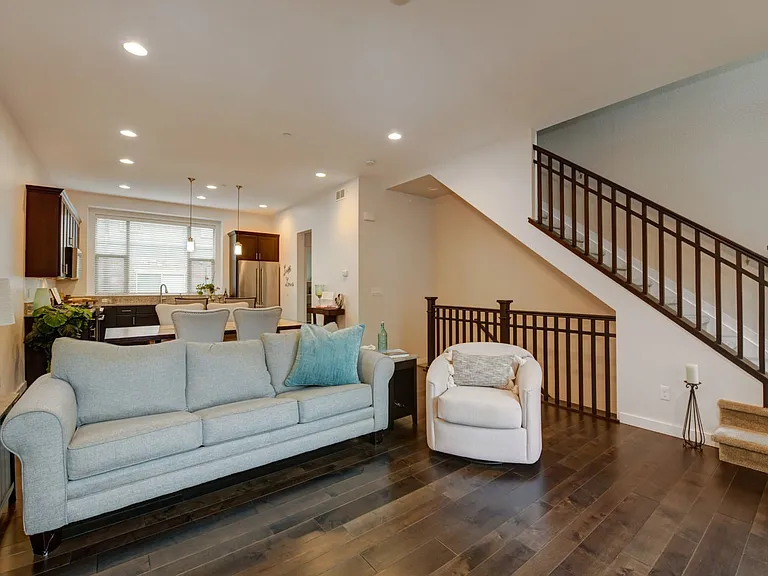 2323 Buttercup Ct — Photo 11