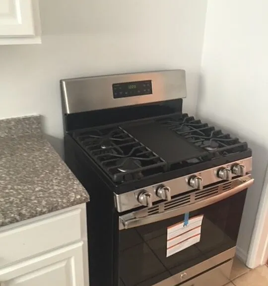 312 S Reeves Dr #A — Photo 5
