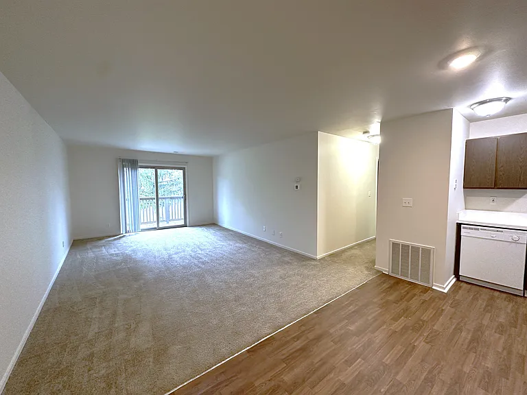 Grand Bend Club Apartments — Photo 29