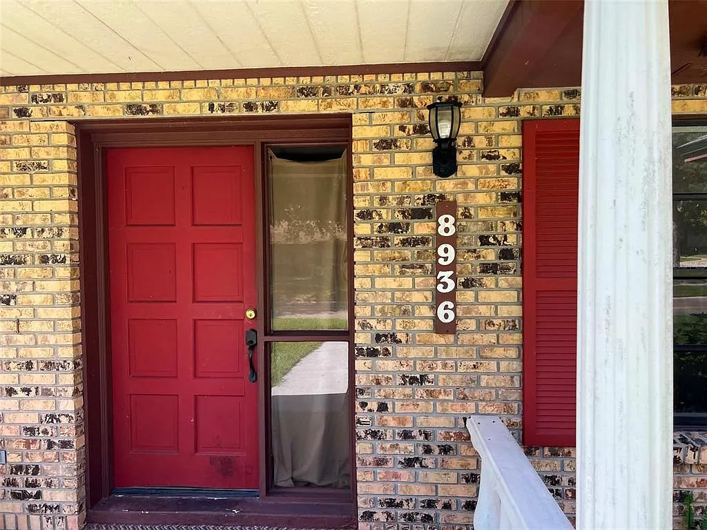 4 bed, 2.0 bath, 1989 sqft, $2,900 — Photo 3