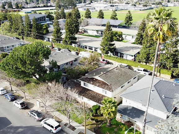 3rd image of 3711 Underwood Dr