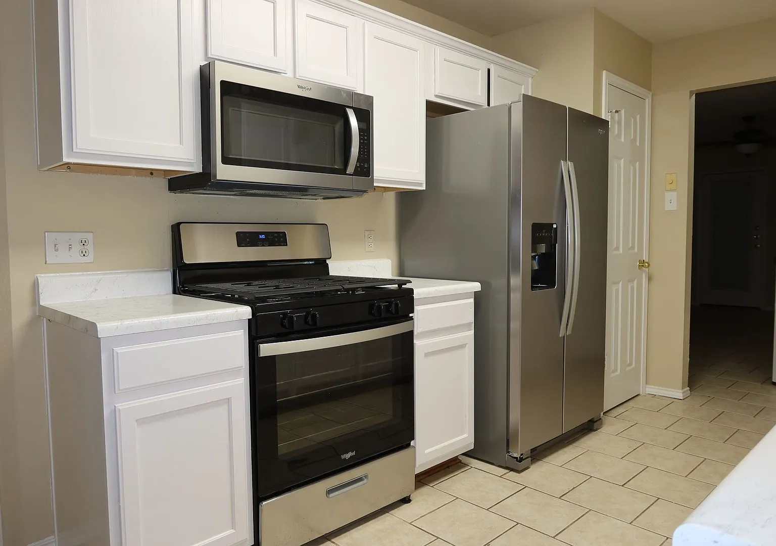Canterbury Classic - 3/2 - New Appliances - Finished Garage - Big Yard - $1975 — Photo 3