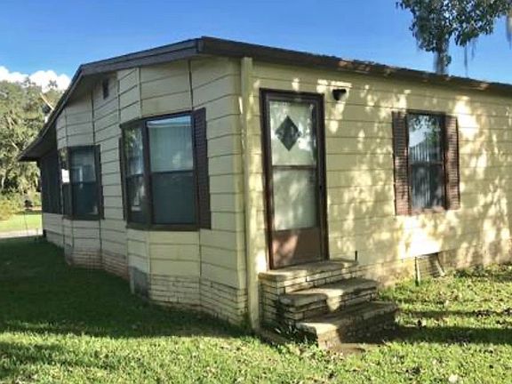 2nd image of 250 Country Ln