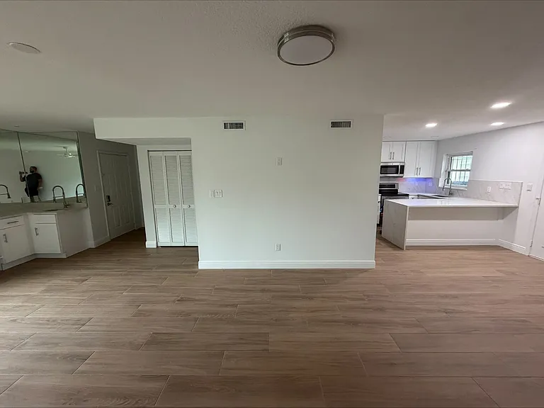 3418 W Saint Conrad St — Photo 4