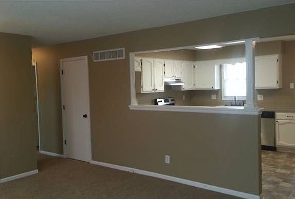 Living Room to Kitchen Ar