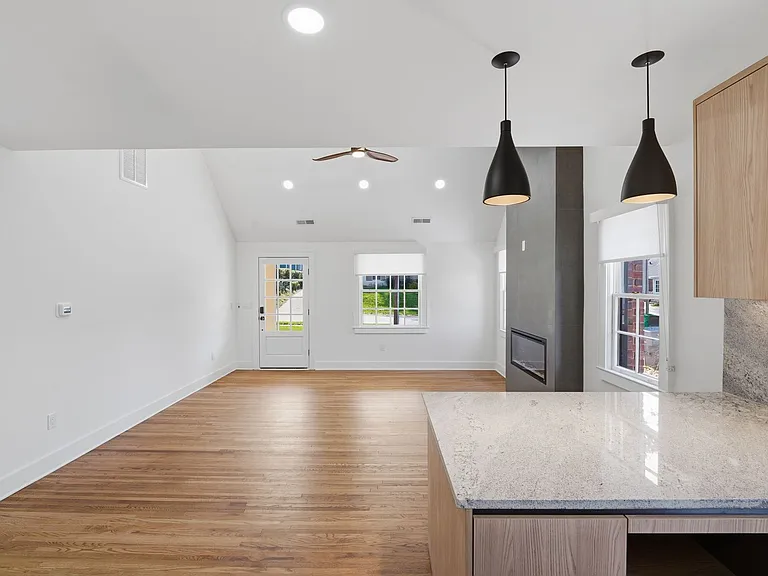 1838 Merriman Ave — Photo 18