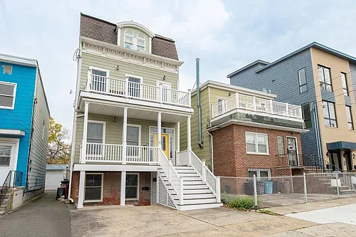 8 Elizabeth St #1 Photo 1