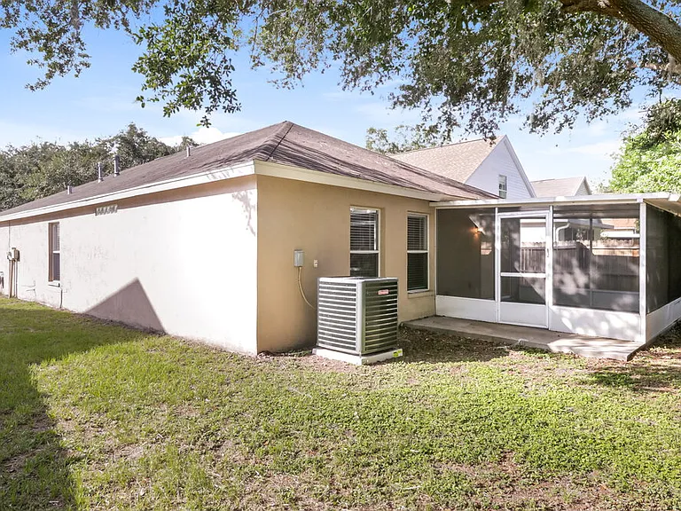 22501 Crows Nest Ct — Photo 18