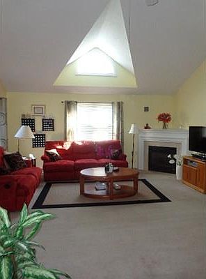 4th image of 34 Brookbend Way E