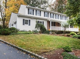 156 Sibbald Dr, Park Ridge, NJ 07656