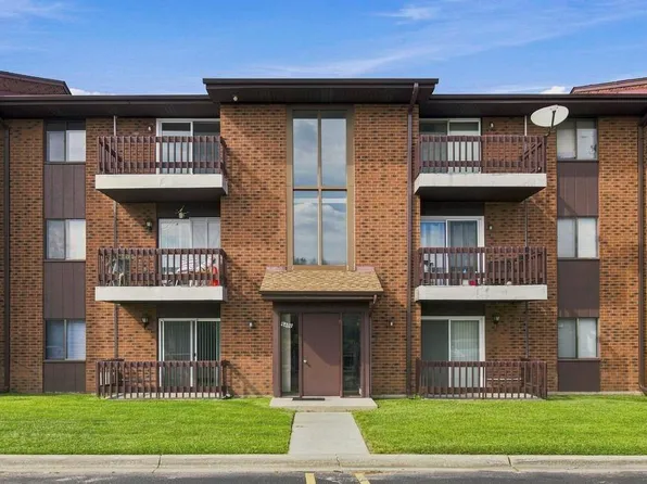 6408 Nature Dr APT 3W, Oak Forest, IL 60452