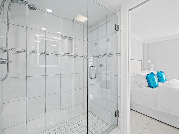 4th image of 170 SE 5th Avenue #103