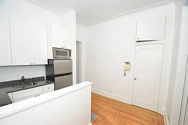 Rented by Buchbinder & Warren | media 9