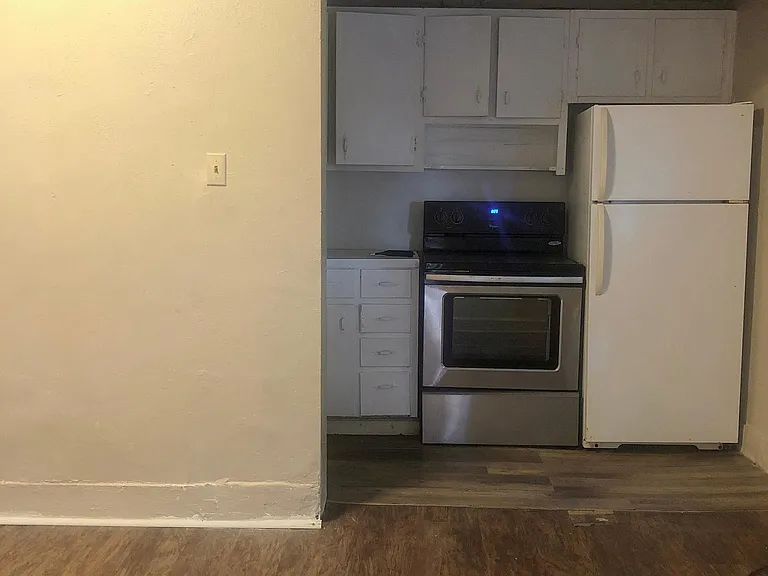 1004 W Main St #3 — Photo 4