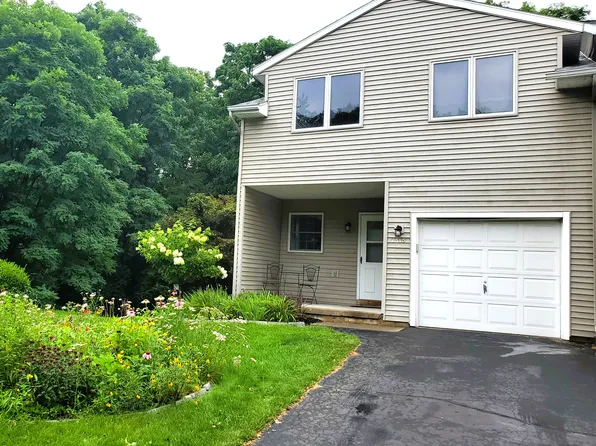 7318 Vic Ct, Schenectady, NY 12303