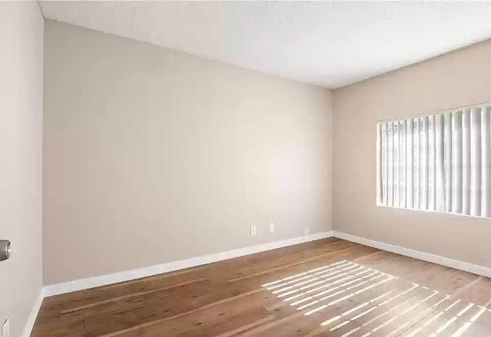 1st image of 7408 Carriage Dr