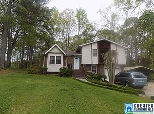 3262 Fieldale Dr, Bessemer, AL 35023