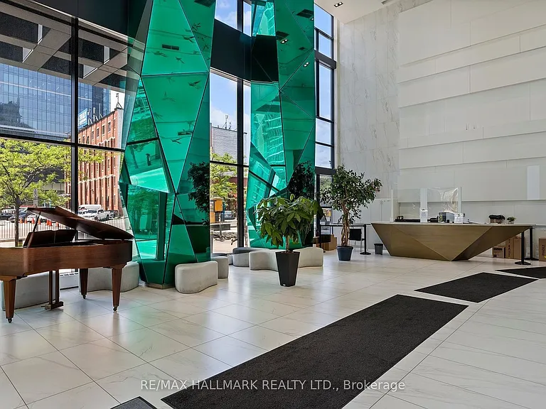 352 Front St W #Penthouse 03 — Photo 4