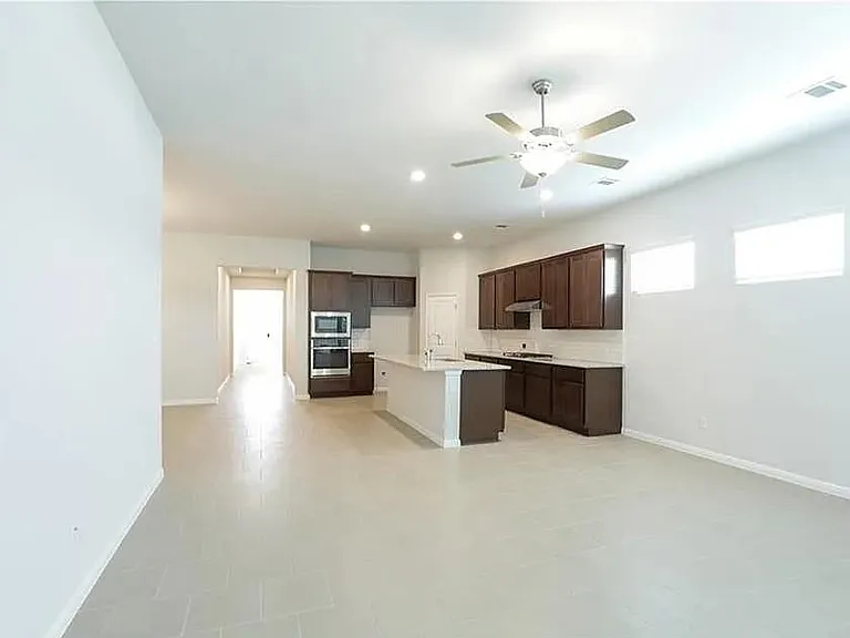 135 Horseshoe Cv — Photo 8