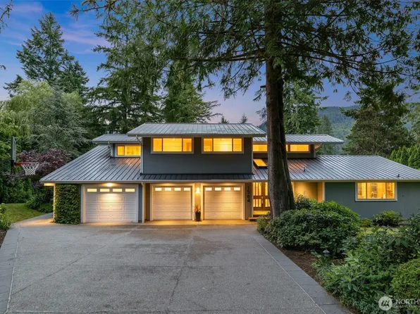 1564 Hillside Drive SE, Issaquah, WA 98027