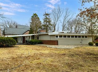 9528 Old Bonhomme Rd, Saint Louis, MO 63132