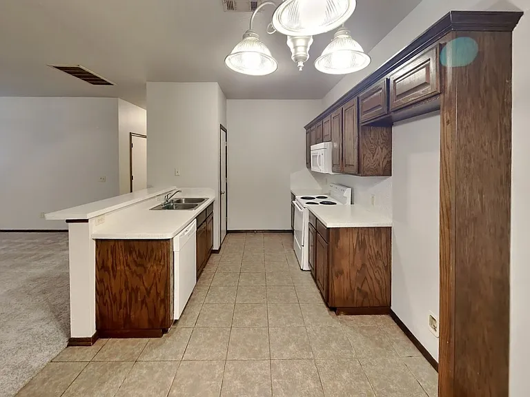 1720 W Palm Pl — Photo 9