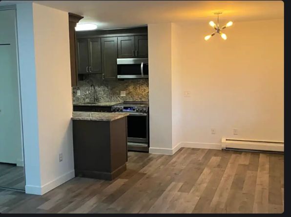 2225 S Jasmine St UNIT 302