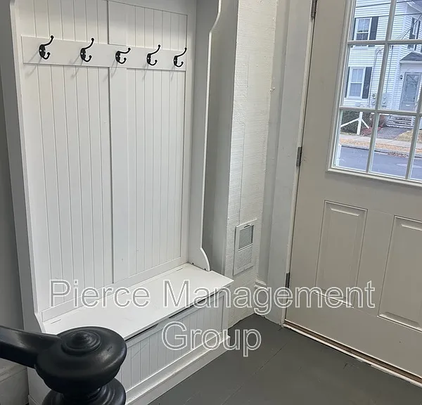 18 Maple St #B — Photo 3