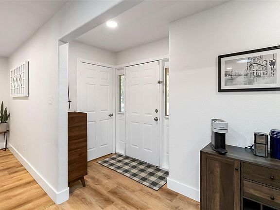 5th image of 326 Pine View Loop