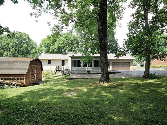 3rd image of 104 Edison Cir