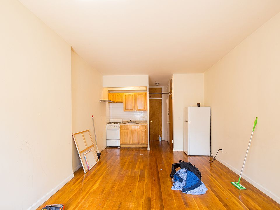 2nd image of 307 E 76th St APT 9