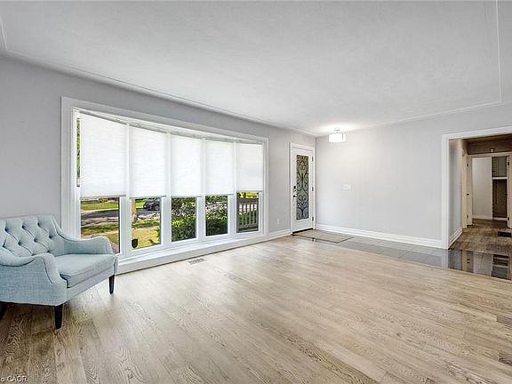 5th image of 5372 Spruce Ave