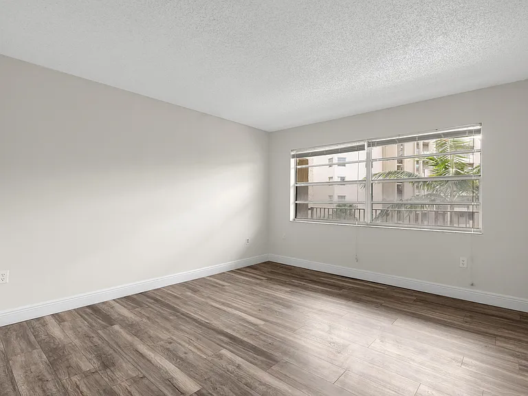 3940 Inverrary Blvd #404-A — Photo 23