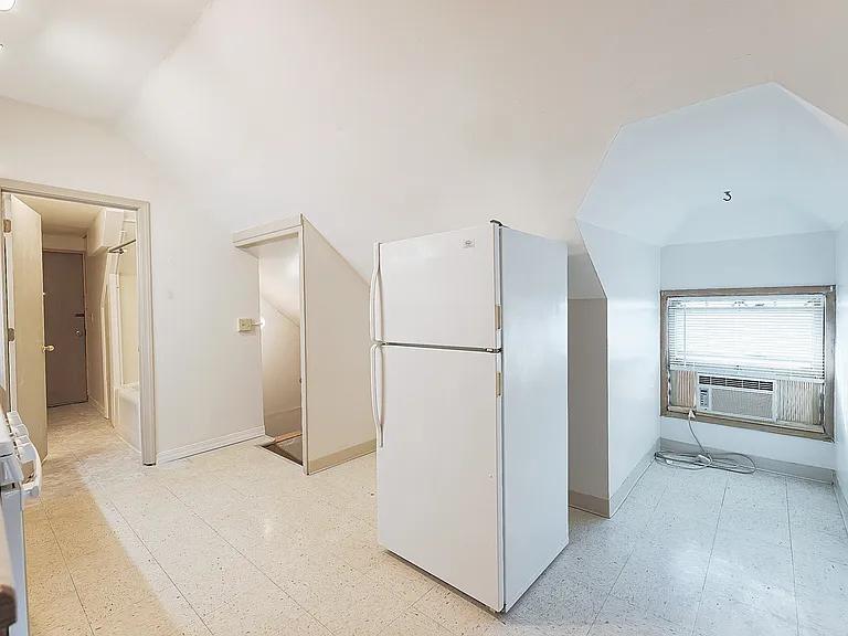 1745 E St #3 — Photo 21