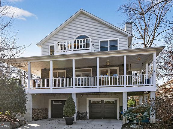 2nd image of 764 N Riverside Dr