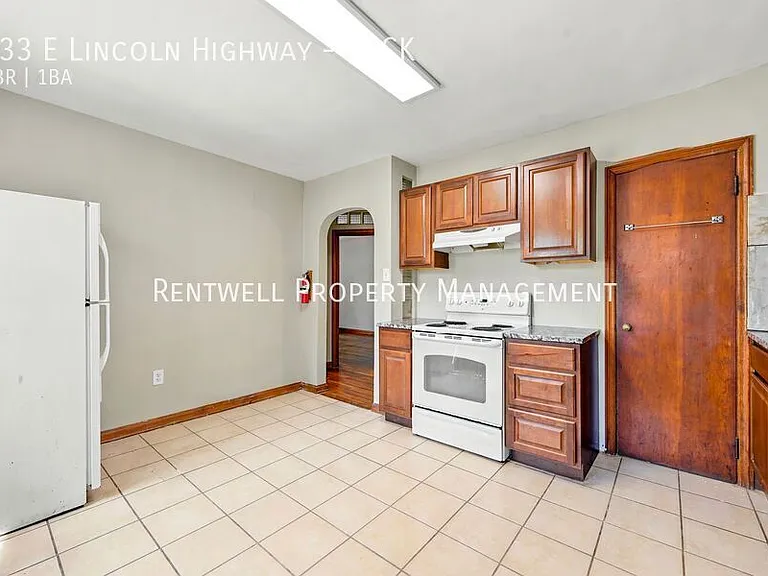 533 E Lincoln Hwy #BACK — Photo 3